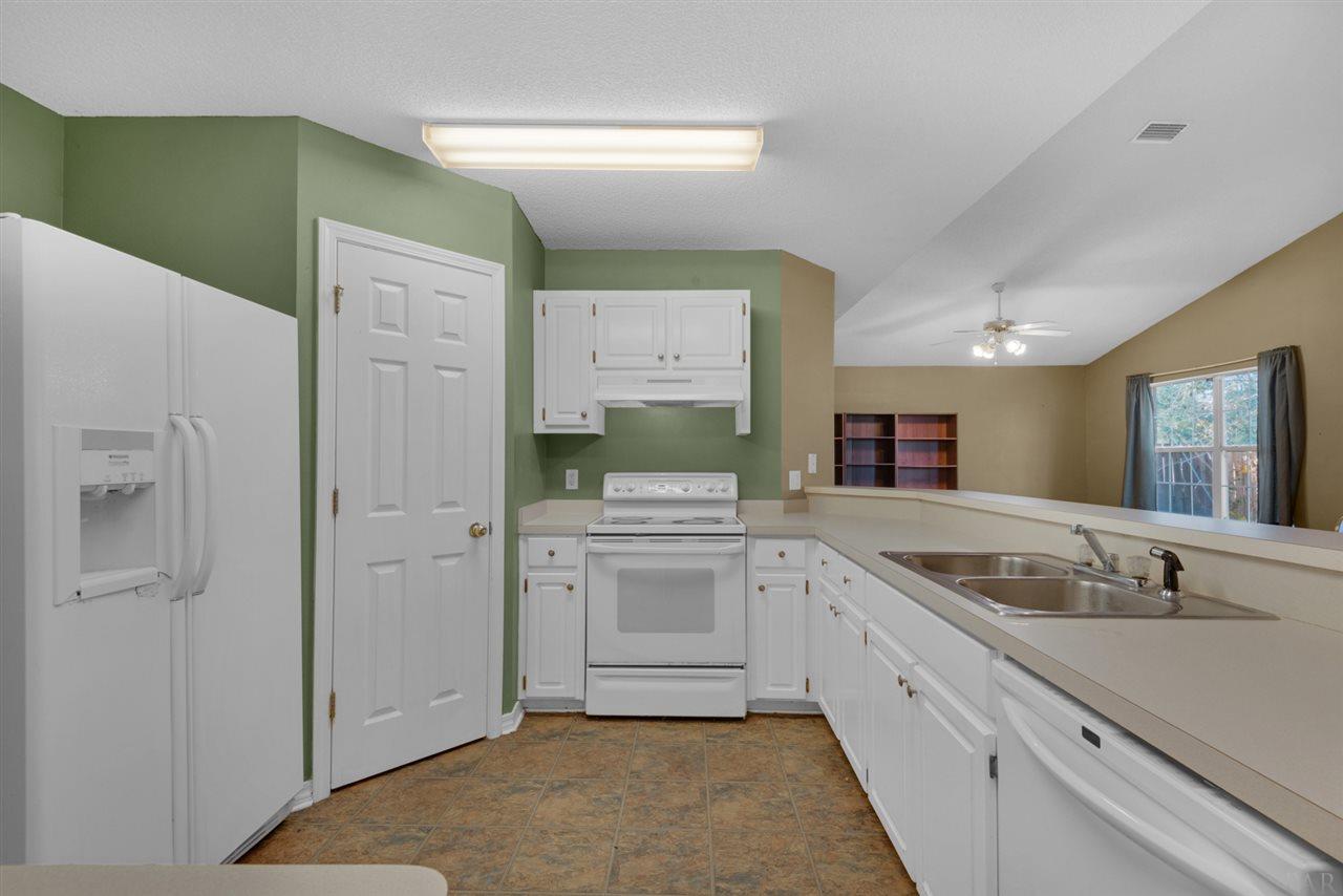 762 Randall Roberts Road Fort Walton Beach, FL 32547 - Photo 3 of 32 Gallery Image 3