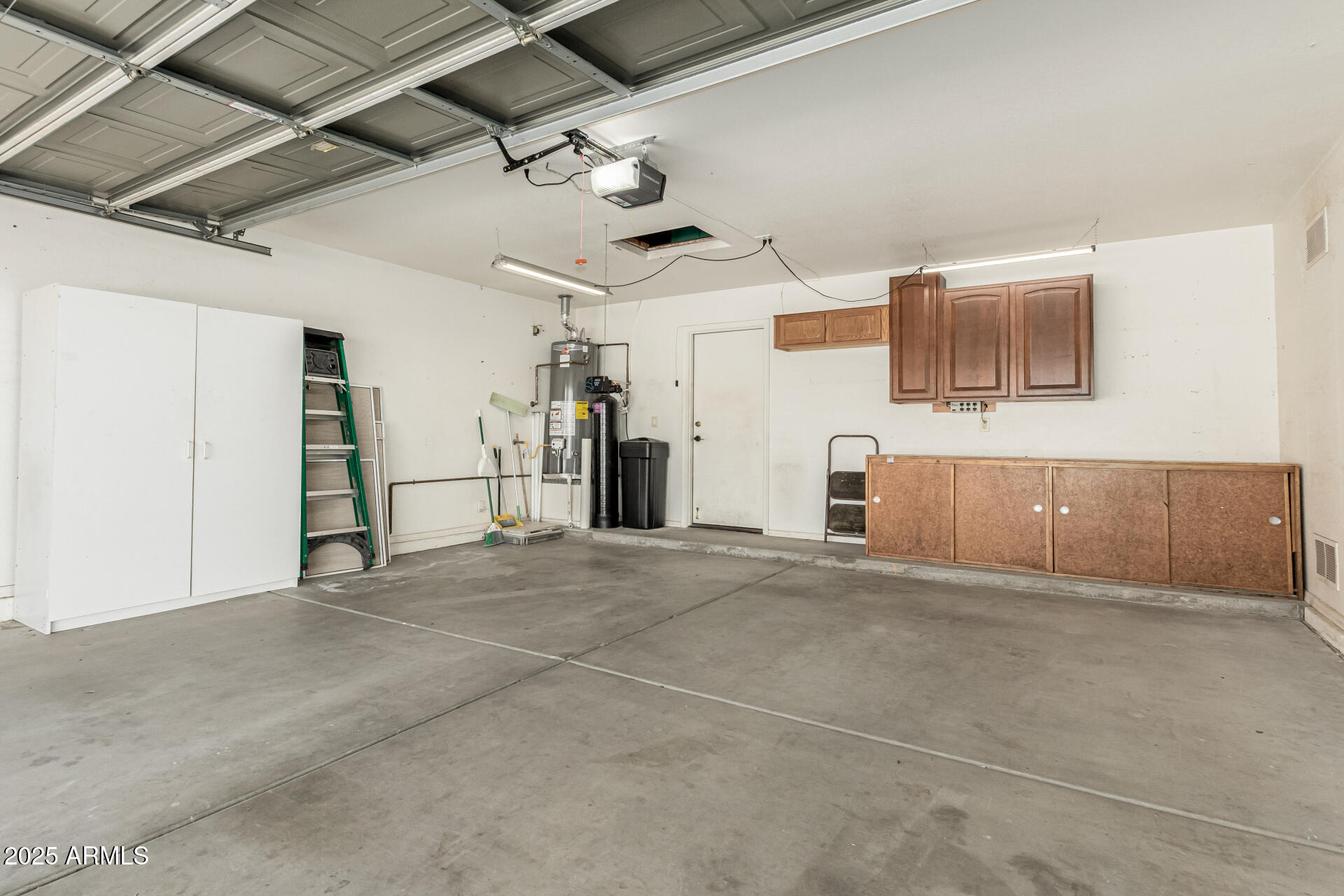 823 West 14th Avenue Apache Junction, AZ 85120 - Photo 26 of 32 a view of a garage