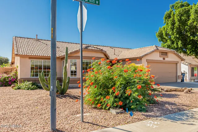 $433,900 | 823 West 14th Avenue, Apache Junction, AZ 85120