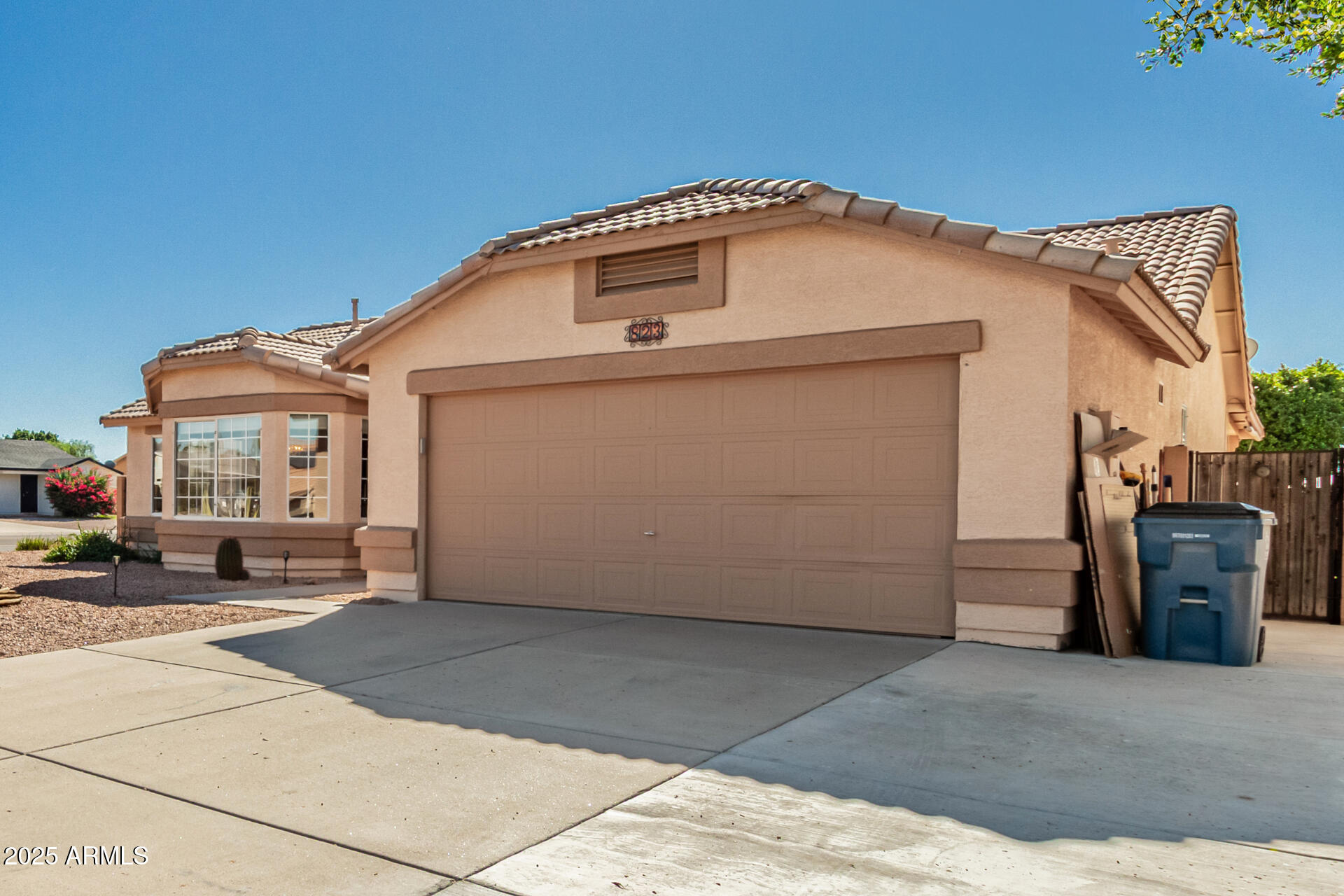 823 West 14th Avenue Apache Junction, AZ 85120 - Photo 5 of 32 a view of a house with a outdoor space