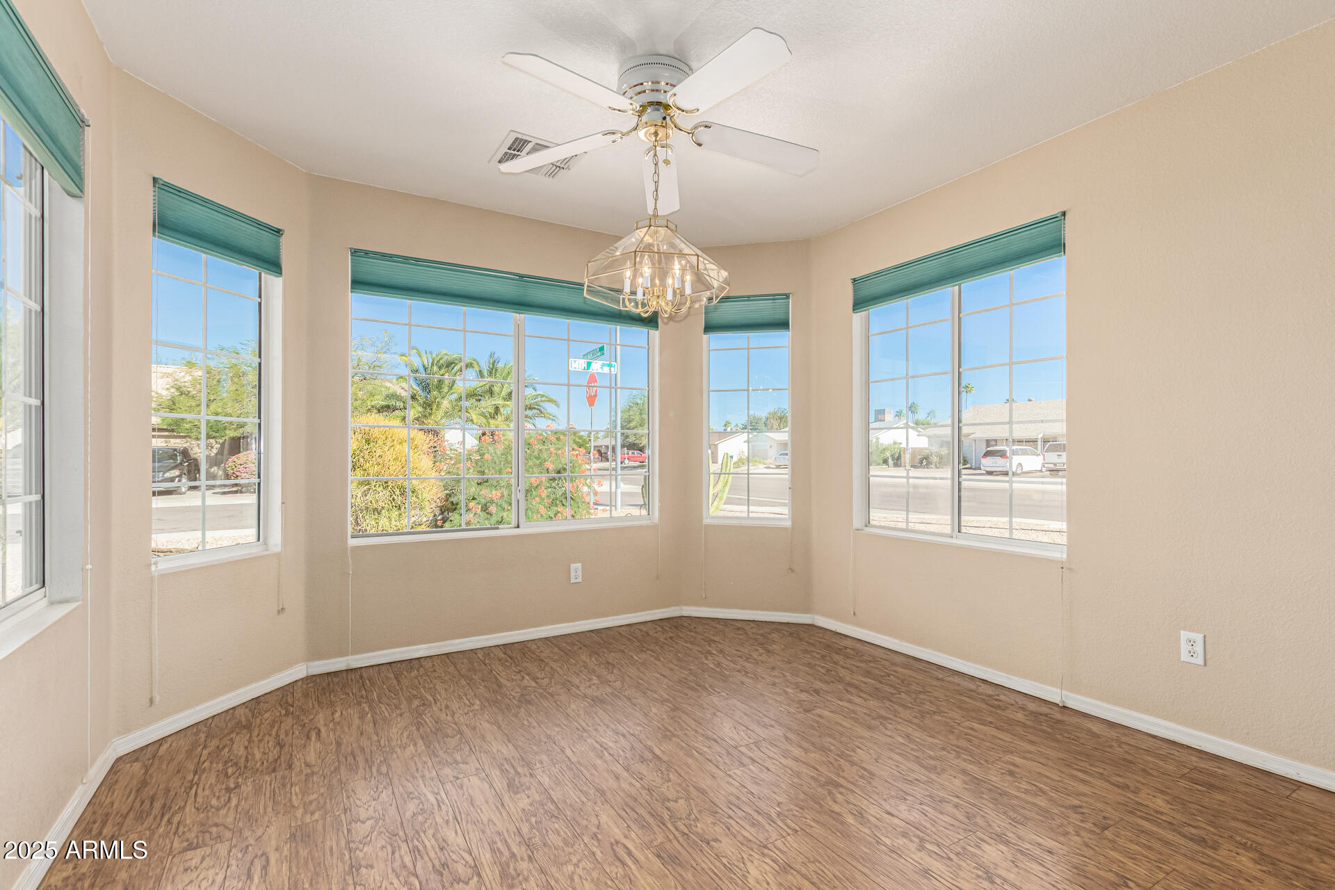 823 West 14th Avenue Apache Junction, AZ 85120 - Photo 10 of 32 a view of livingroom with window