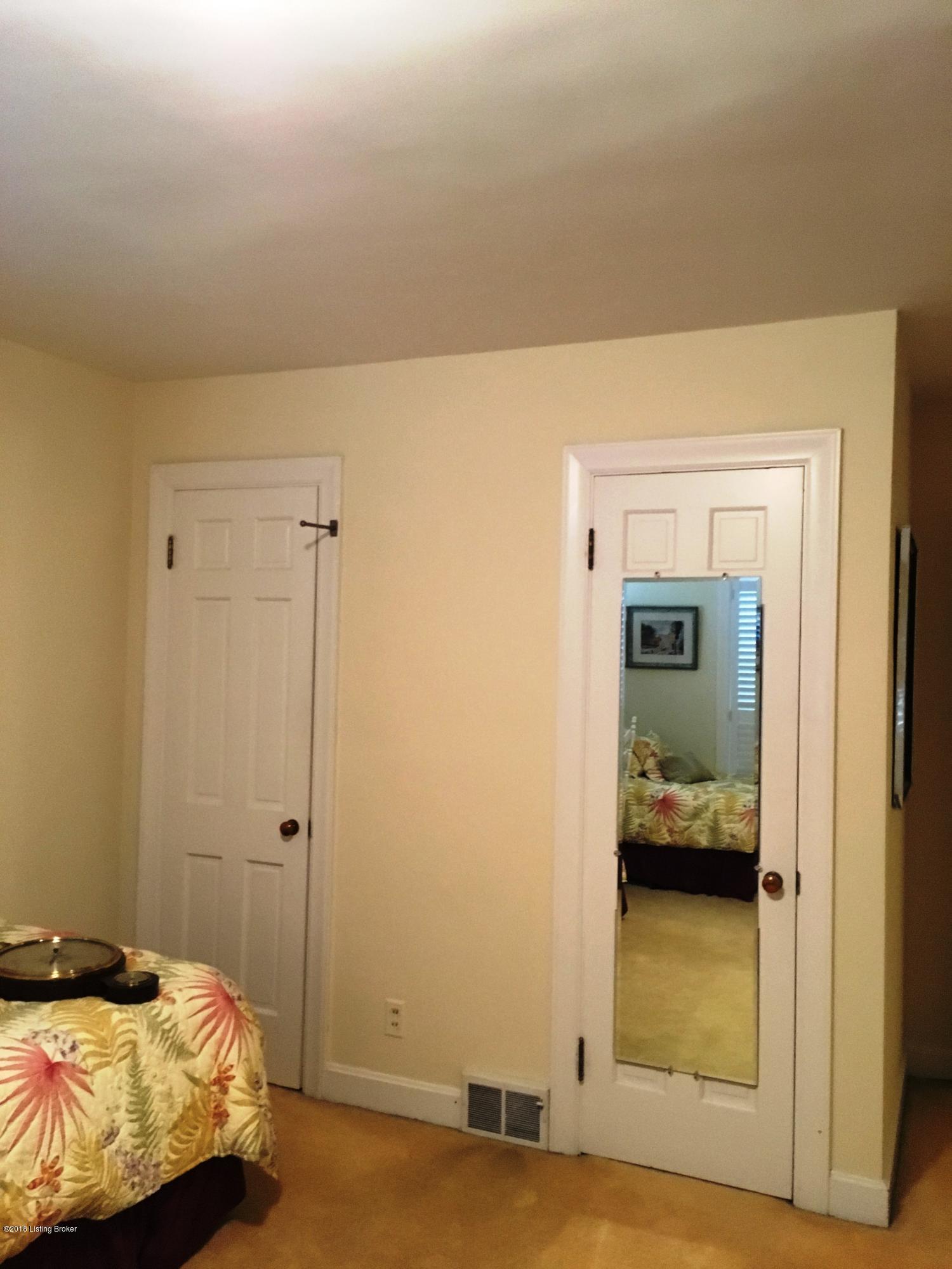 604 Cloverlea Road Louisville, KY 40206 - Photo 12 of 18 2nd BR w/ 2 closets