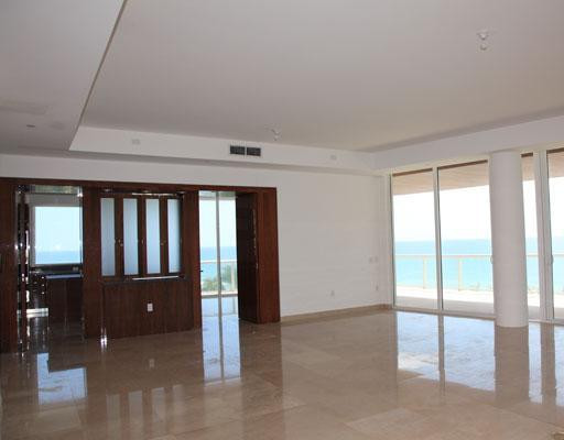 1000 South Ocean Boulevard, Unit 307 Boca Raton, FL 33432 - Photo 8 of 16 Living Room
