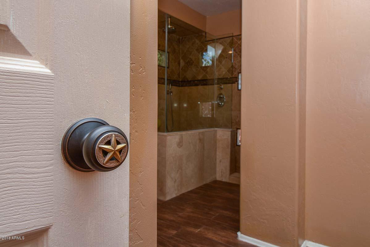840 East Roberts Road Phoenix, AZ 85022 - Photo 30 of 52 a view of door lock