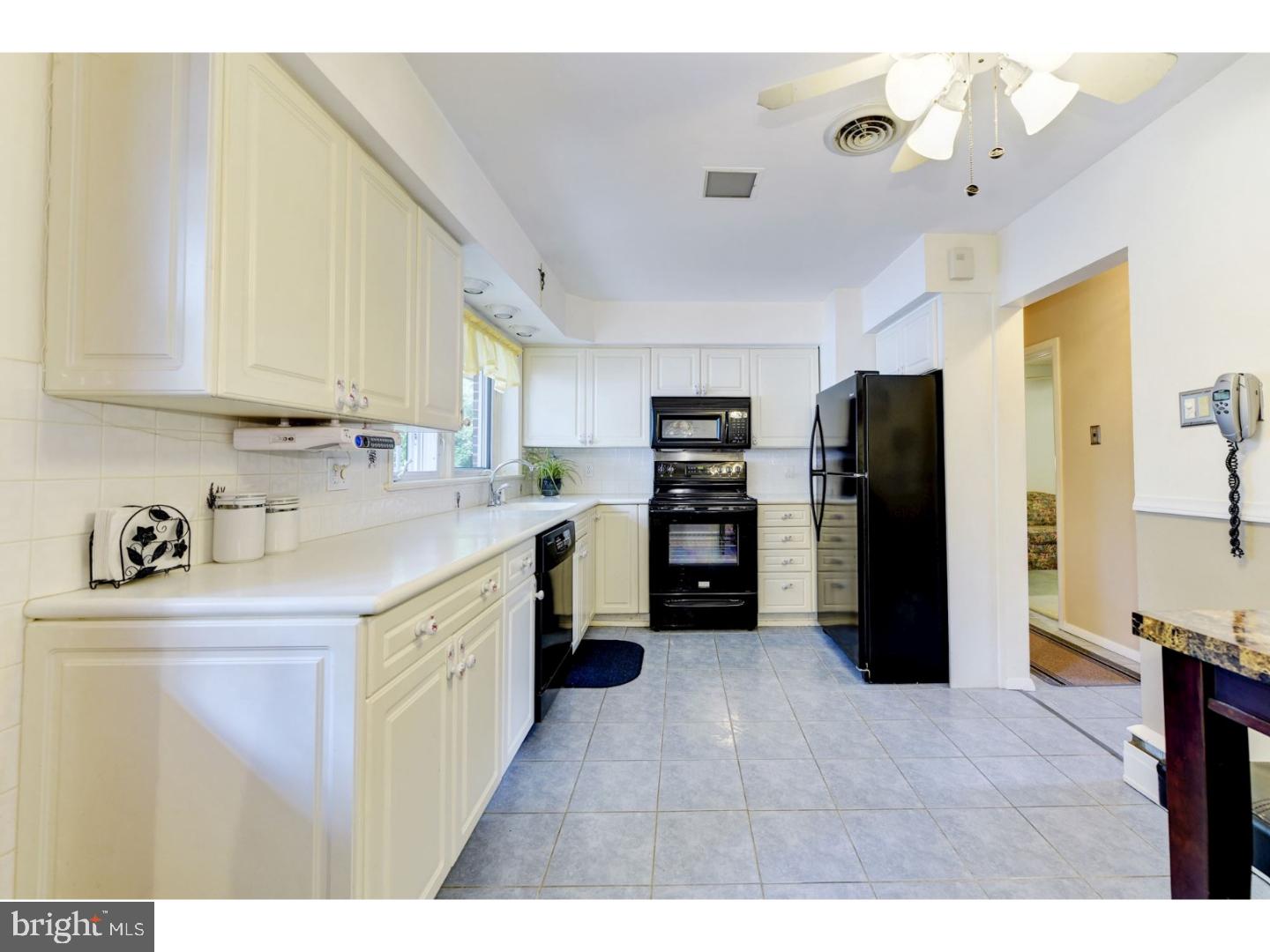 9 Litle Avenue Riverside, NJ 08075 - Photo 3 of 25