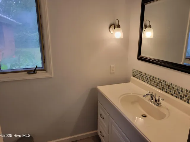 $209,900 | 445 King Street, Belhaven, NC 27810