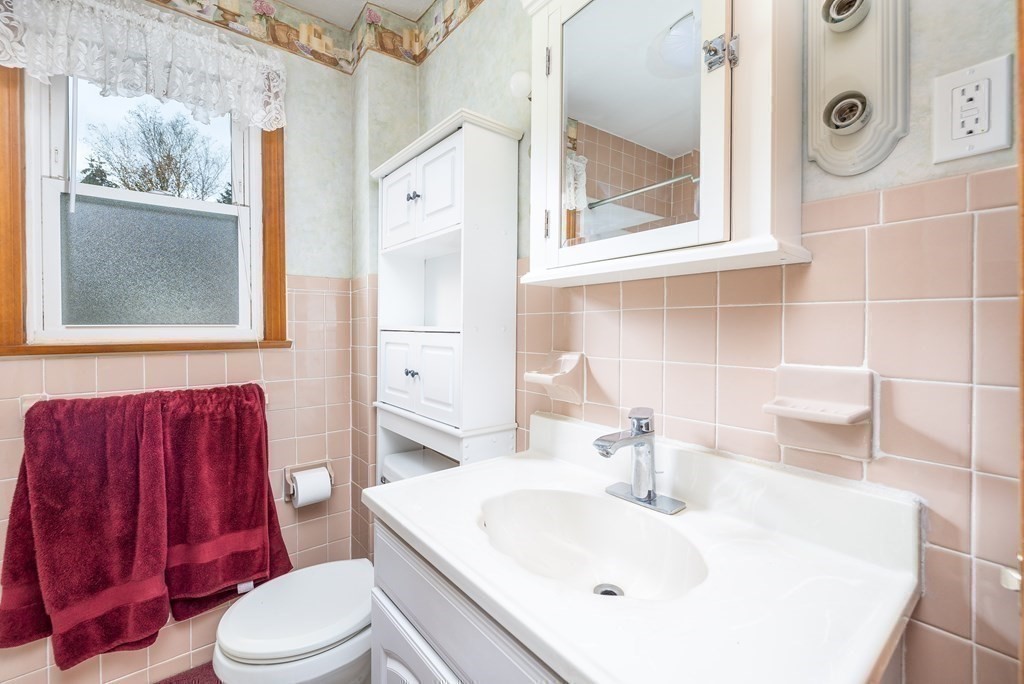 49 NW Road Westfield, MA 01085 - Photo 14 of 31 Gallery Image 14