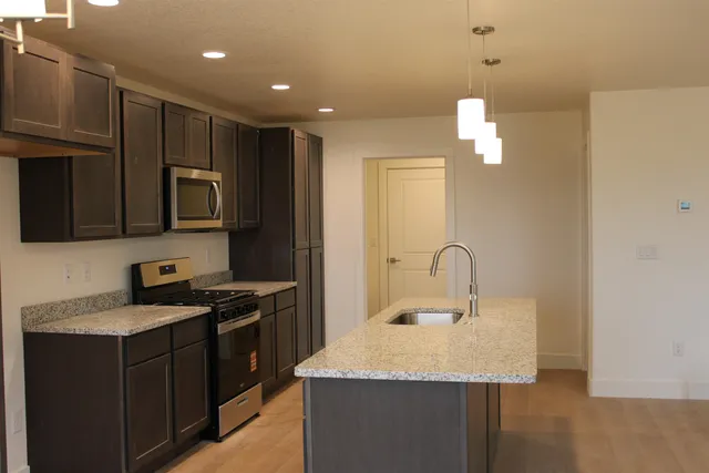 $412,700 | 825 South 6th Avenue, Mills, WY 82644