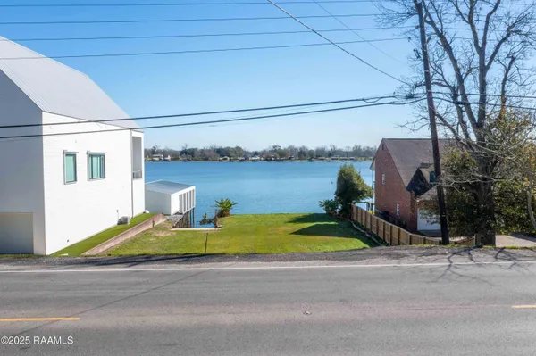 $395,000 | 9168 False River Road, New Roads, LA 70760