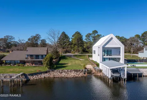 $395,000 | 9168 False River Road, New Roads, LA 70760