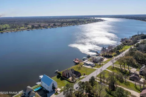 $395,000 | 9168 False River Road, New Roads, LA 70760