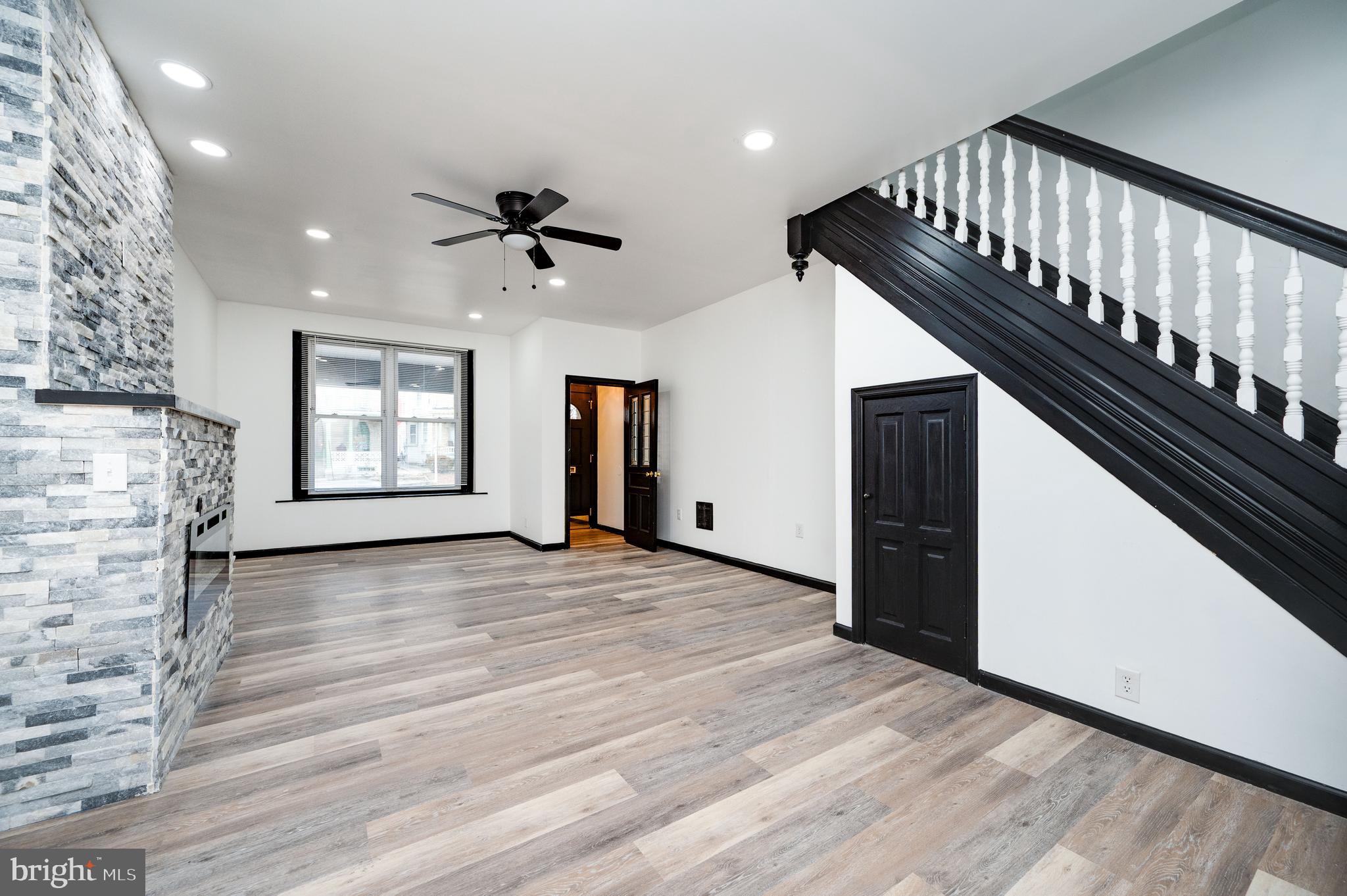 945 North 5th Street Reading, PA 19601 - Photo 6 of 51 Living Room