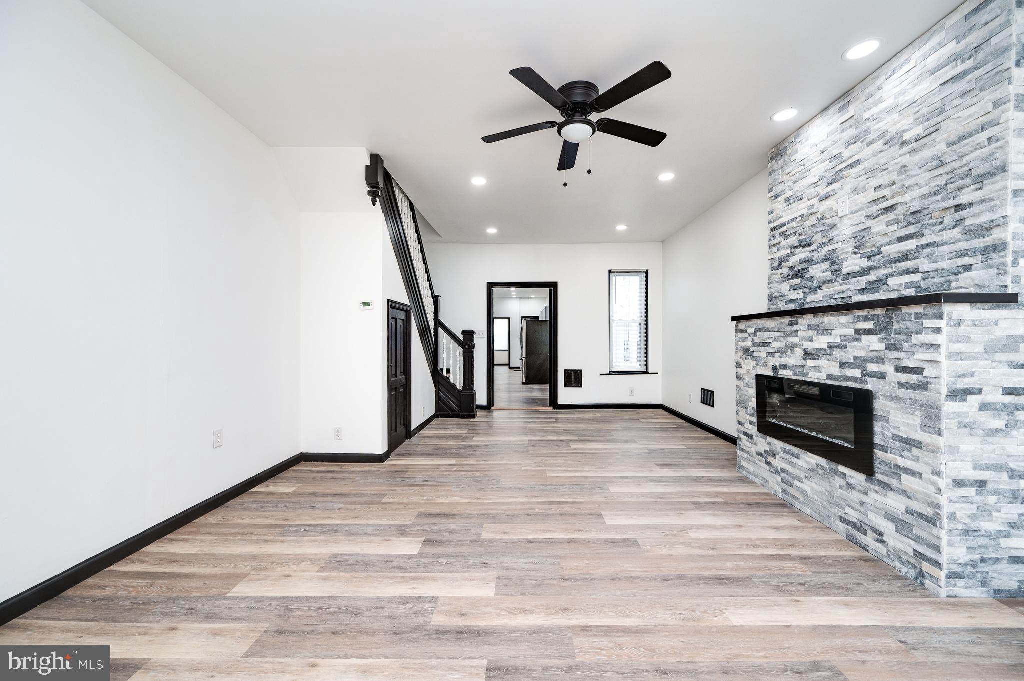 945 North 5th Street Reading, PA 19601 - Photo 7 of 51 Living Room