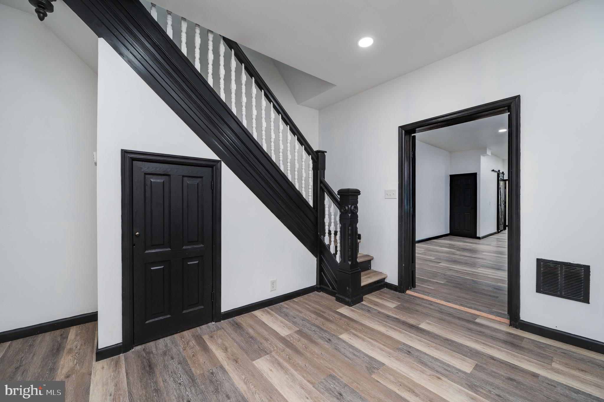 945 North 5th Street Reading, PA 19601 - Photo 10 of 51 Living Room