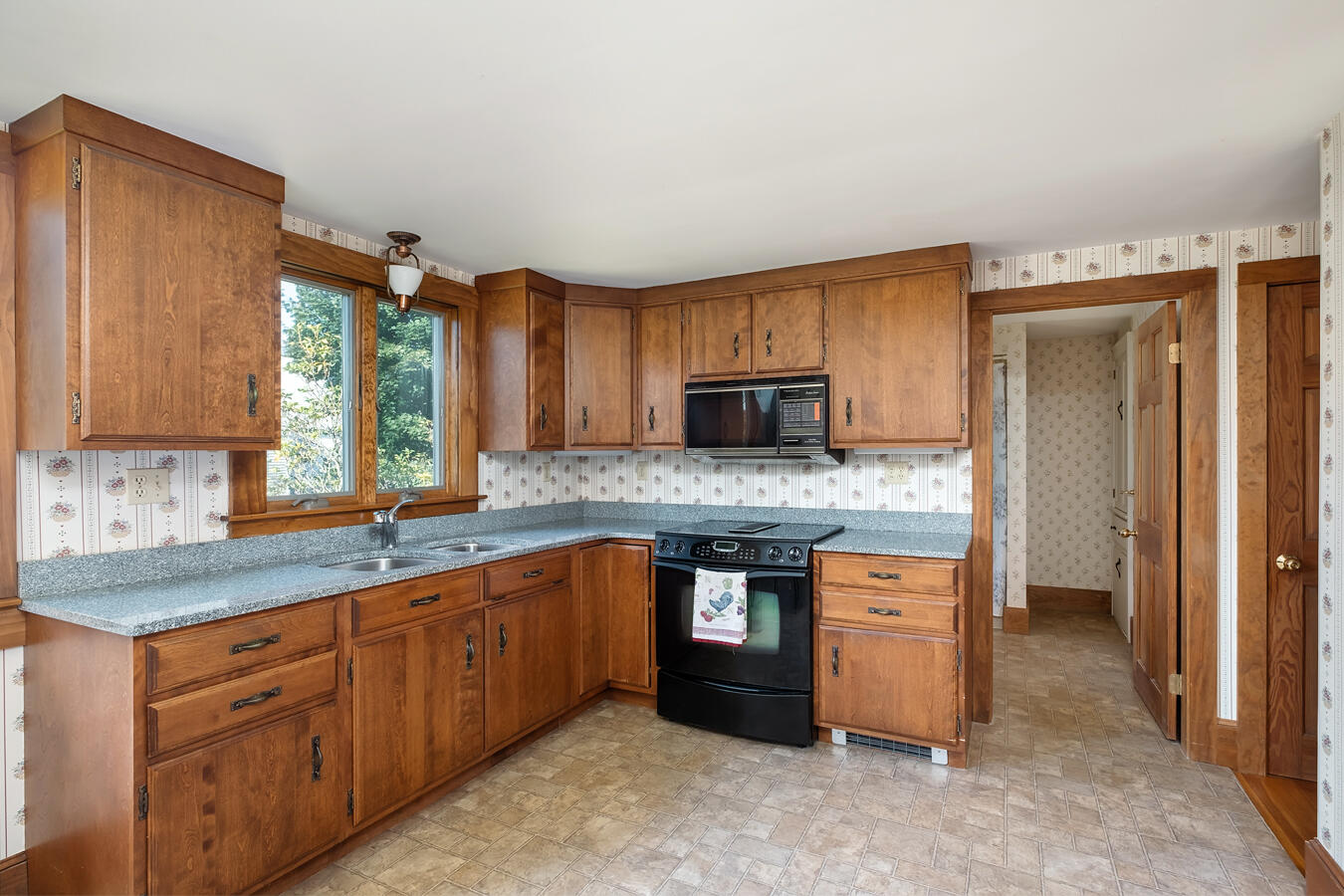 1 Colonial Road Kittery, ME 03904 - Photo 12 of 35 1 Colonial Road WEB 13