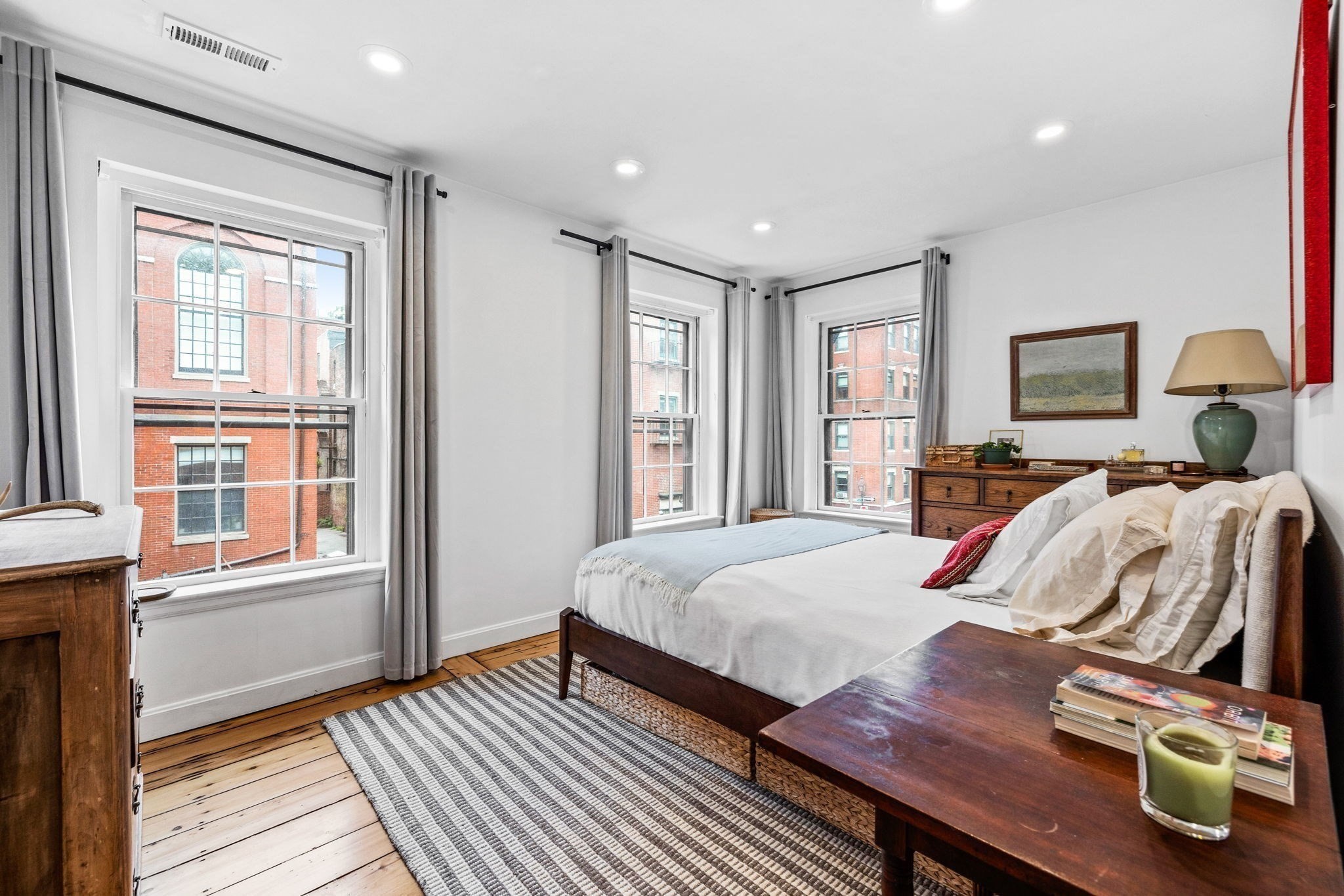 65 Pinckney Street, Unit 2 Boston, MA 02114 - Photo 10 of 11 Gallery Image 10