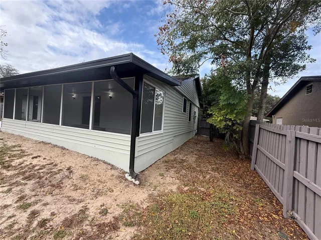 $349,900 | 113 East Pearl Street, Minneola, FL 34715