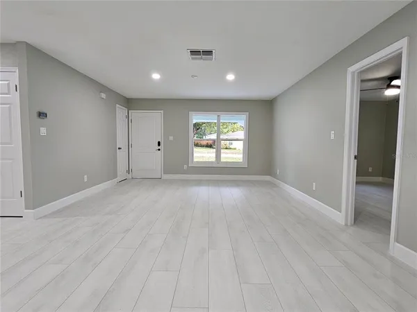 $339,900 | 113 East Pearl Street, Minneola, FL 34715