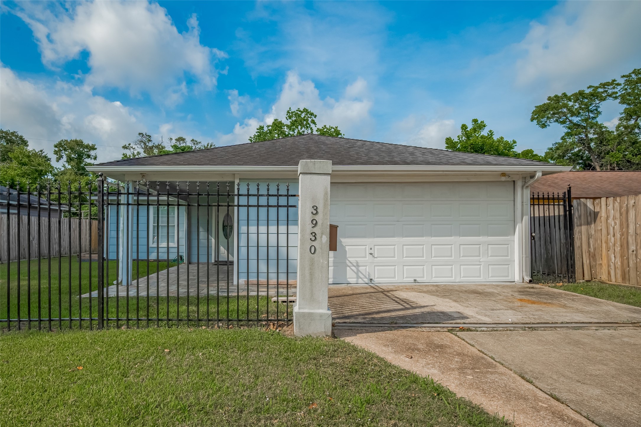 3930 Daphne Street Houston, TX 77021 - Photo 2 of 44