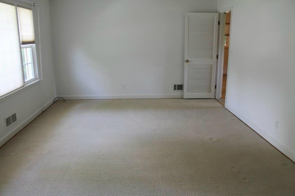 3209 Longhorn Road Roanoke, VA 24018 - Photo 3 of 62 Living Room