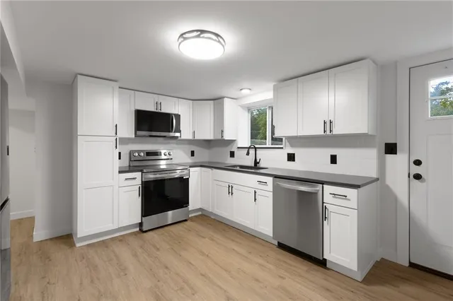 $337,900 | 4300 East 104th Street, Kansas City, MO 64137