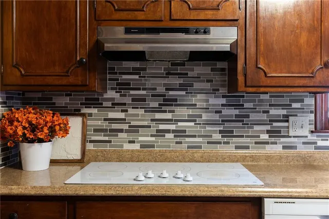 $337,900 | 4300 East 104th Street, Kansas City, MO 64137