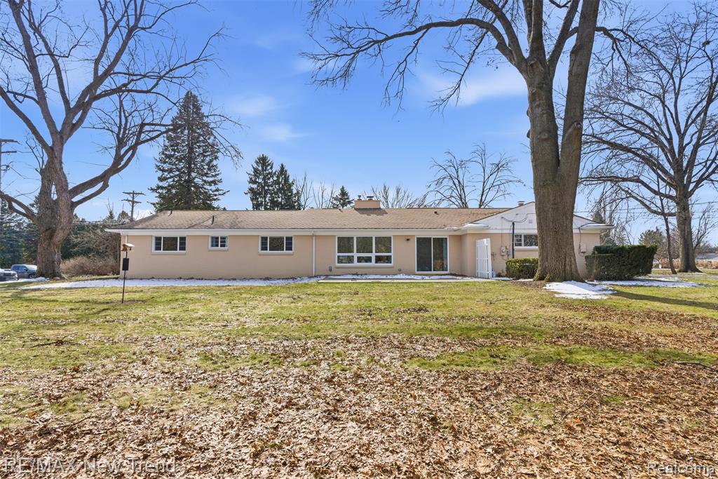 1043 Westview Road Bloomfield Hills, MI 48304 - Photo 39 of 43