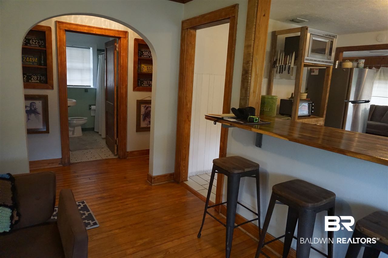 307 Weinacker Avenue Mobile, AL 36604 - Photo 25 of 26 Hallway