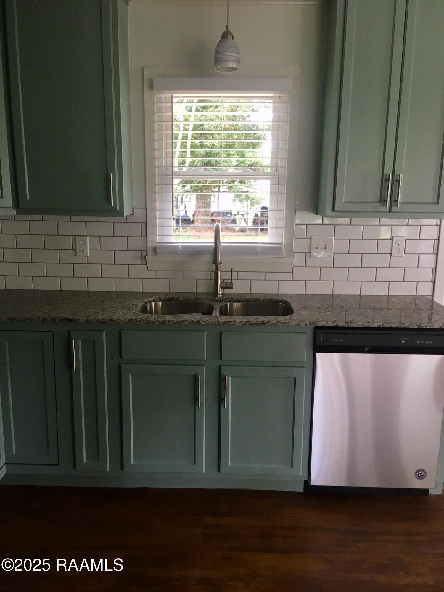 225 Downing Street Lafayette, LA 70506 - Photo 6 of 16 105