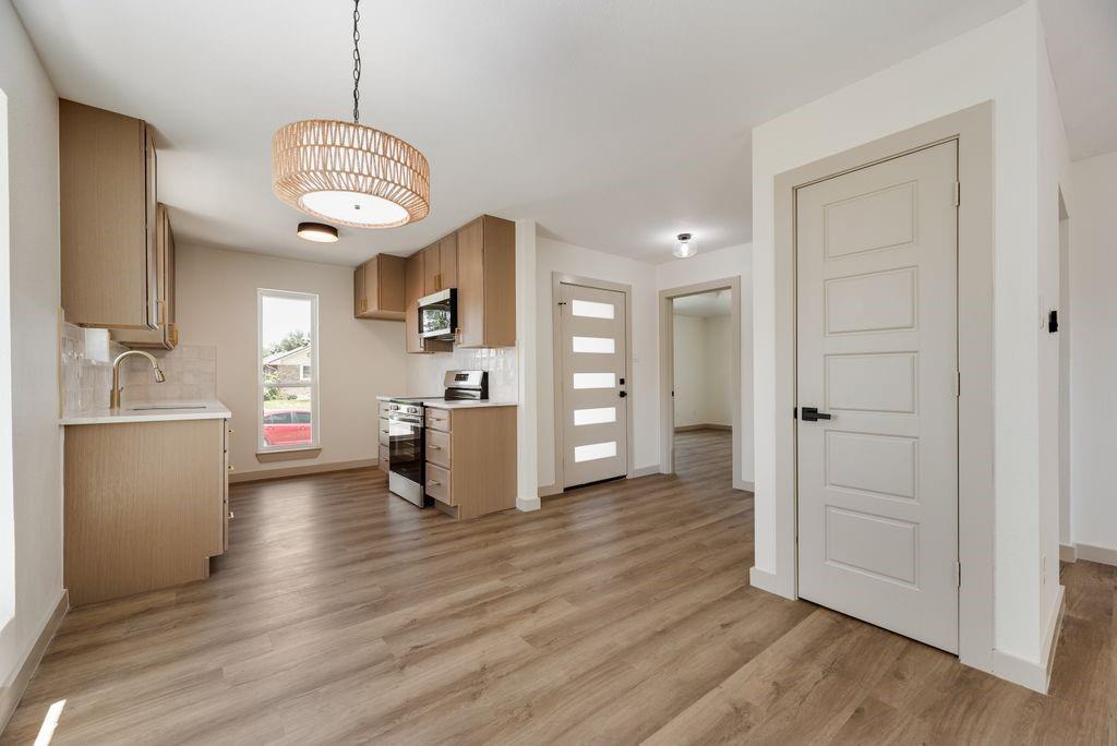 2404 Ridgestone Drive Dallas, TX 75287 - Photo 5 of 18