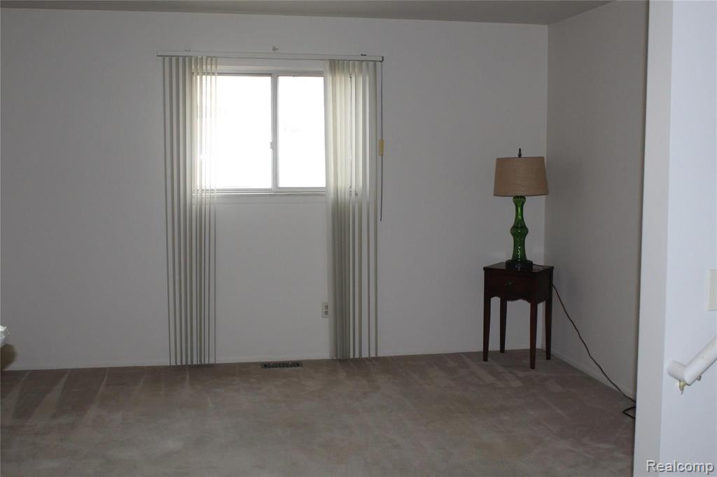 3759 Dearborn Avenue Rochester Hills, MI 48309 - Photo 14 of 33