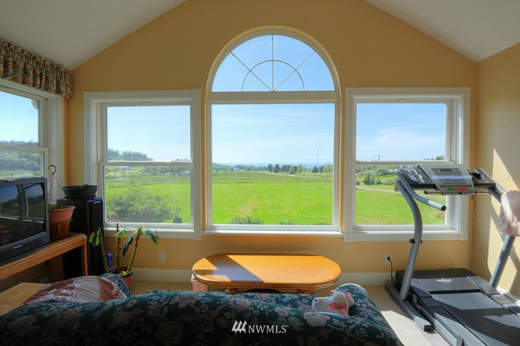 1365 Crosby Road Oak Harbor, WA 98277 - Photo 16 of 25 Gallery Image 16