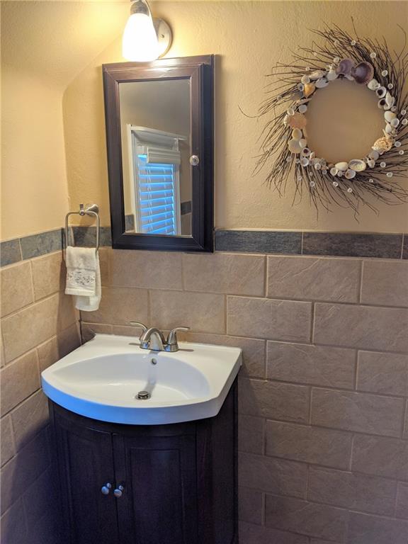 1052 McCoy Road McKees Rocks, PA 15136 - Photo 15 of 20