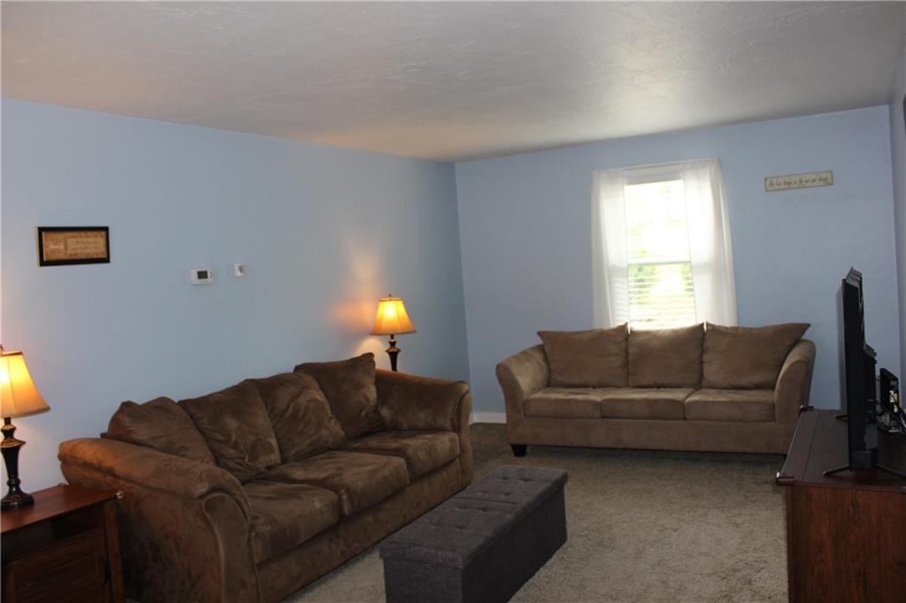 1052 McCoy Road McKees Rocks, PA 15136 - Photo 6 of 20