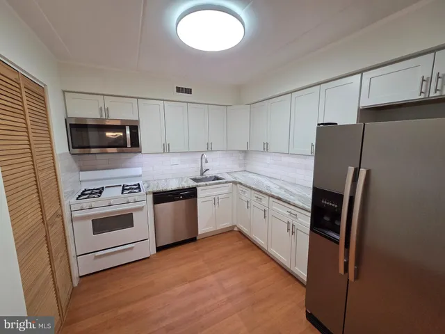 $1,700 | 809 Red Lion Road, Unit B34, Philadelphia, PA 19115