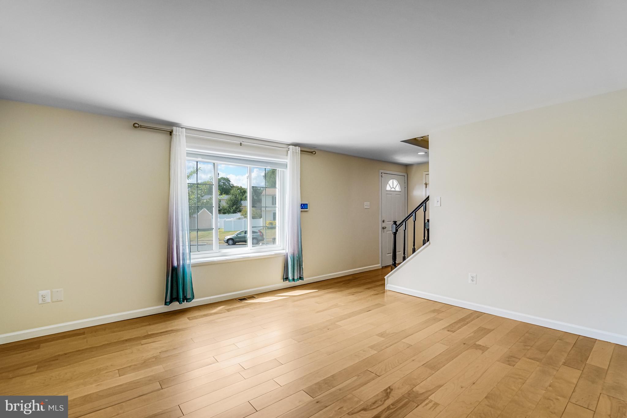 7307 Bonniemill Lane Springfield, VA 22150 - Photo 10 of 61 Living Room