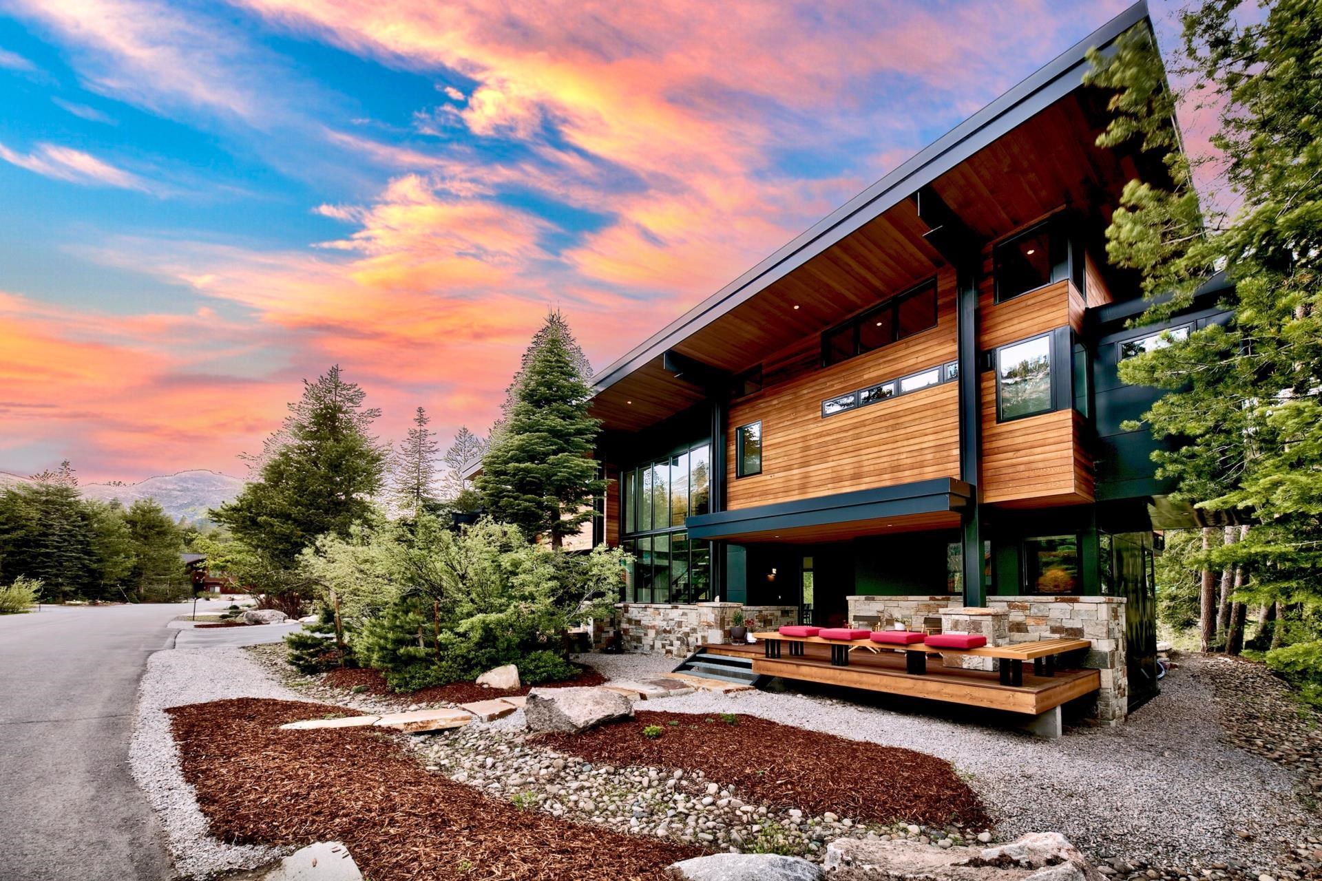 16150 Pine Street Truckee, CA 96161 - Photo 3 of 21 a view of a chairs and table in the backyard