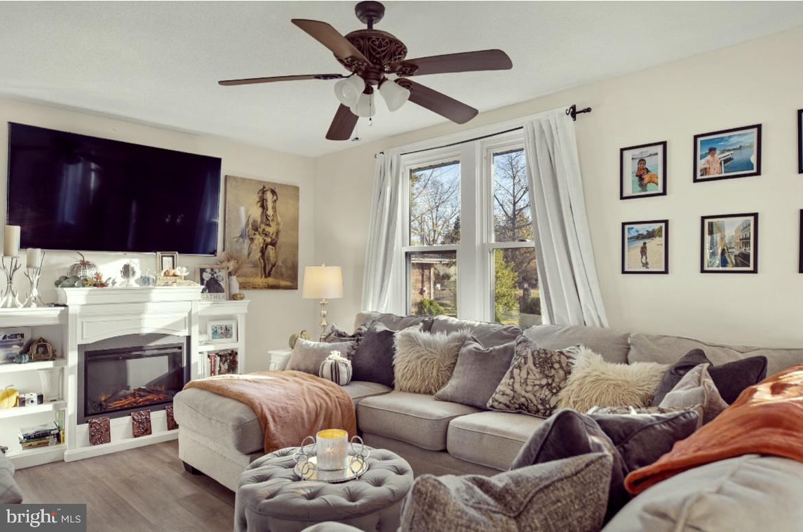 1190 Sharp Road Vineland, NJ 08360 - Photo 4 of 30 Spacious Living room