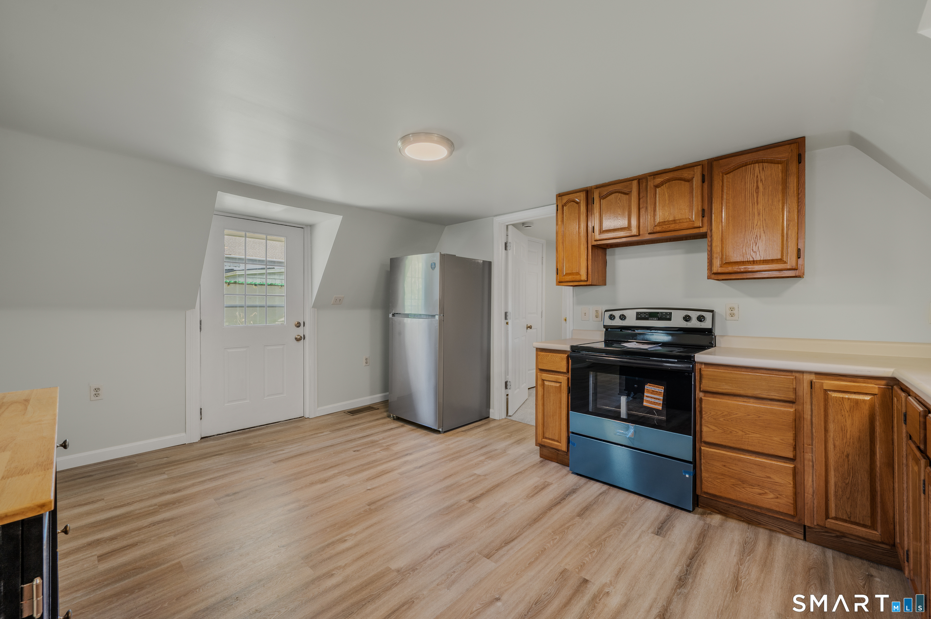 17 Sylvester Street Norwich, CT 06360 - Photo 12 of 22
