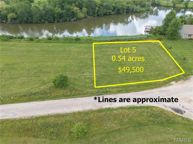 $1 | 1 Anchor Avenue, Vandalia, IL 62471