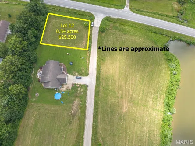 $1 | 1 Anchor Avenue, Vandalia, IL 62471