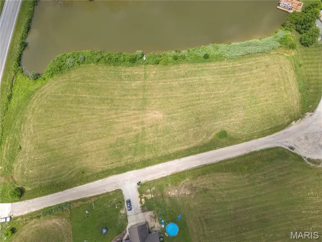 $1 | 1 Anchor Avenue, Vandalia, IL 62471