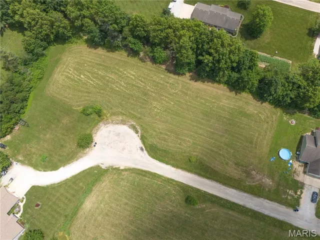 $1 | 1 Anchor Avenue, Vandalia, IL 62471