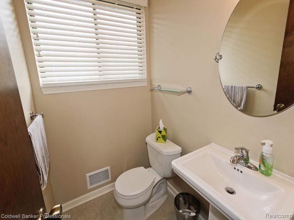 898 Northgate Road Rochester, MI 48306 - Photo 20 of 55 _MG_6649_1024x768.jpg
