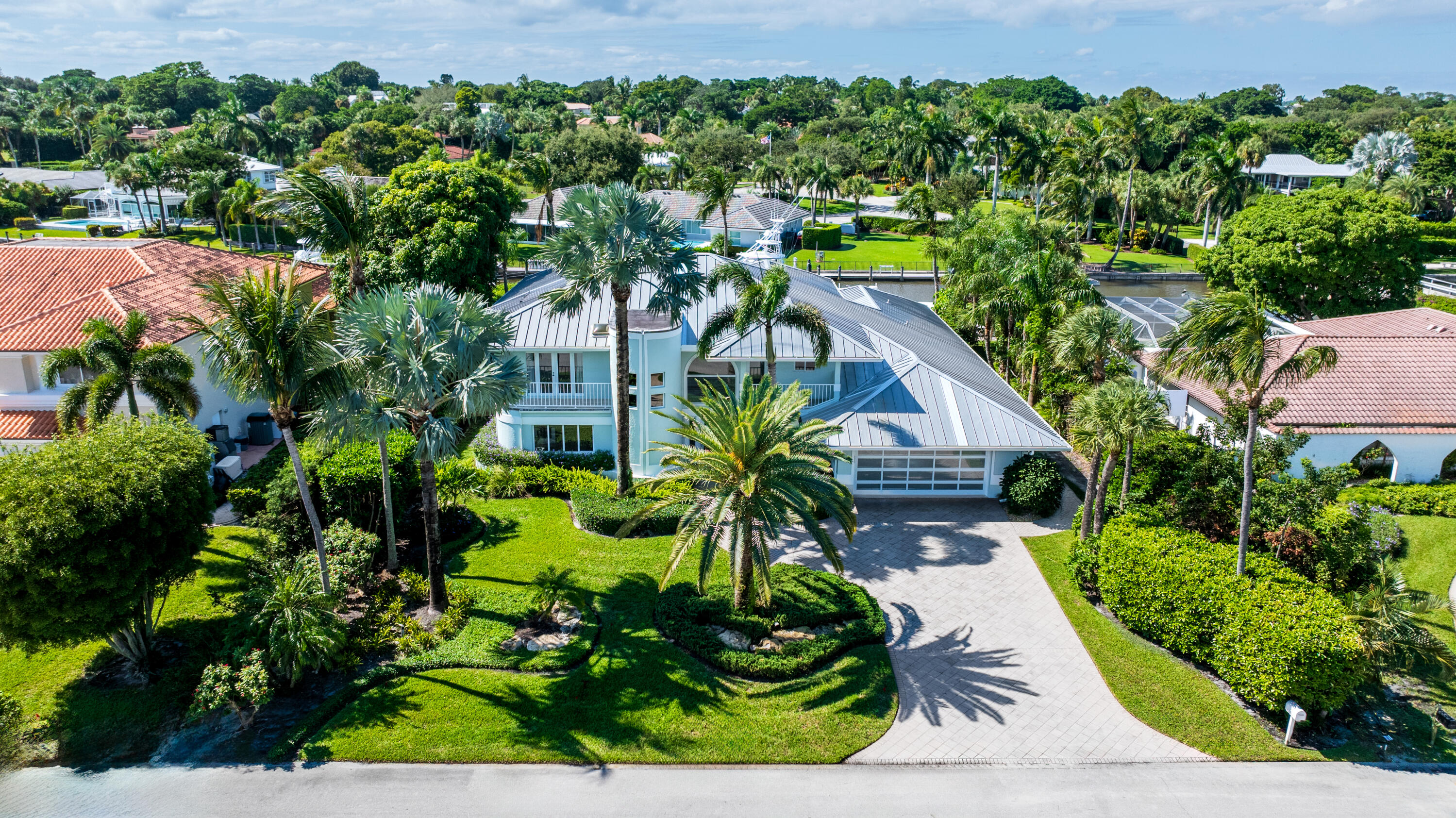 7 Island Road Sewall's Point, FL 34996 - Photo 2 of 70 DJI_20251028131826_0988_D