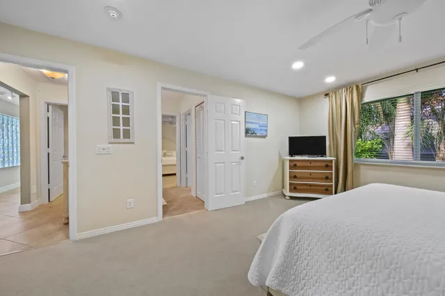 a view of a storage & utility room with washer and dryer