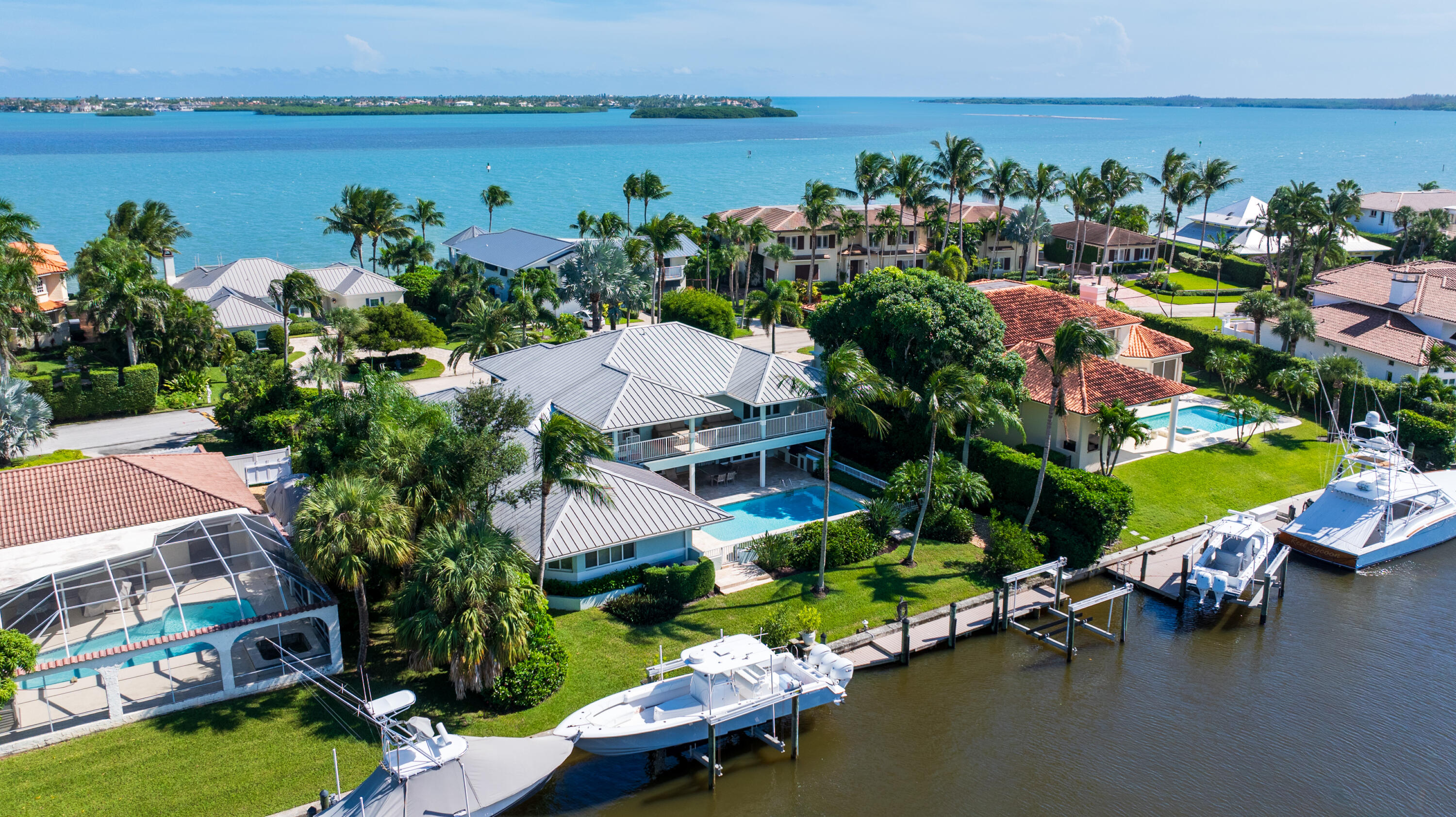 7 Island Road Sewall's Point, FL 34996 - Photo 4 of 70 DJI_20251028131259_0976_D