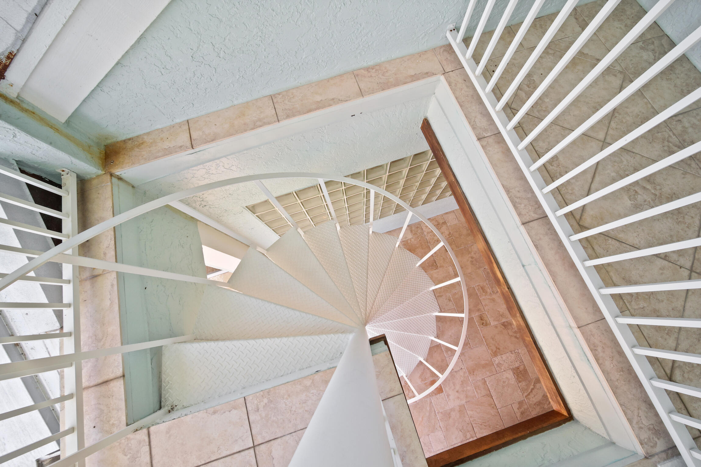 7 Island Road Sewall's Point, FL 34996 - Photo 59 of 70 spiralstairsexterior1.jpg-FULL