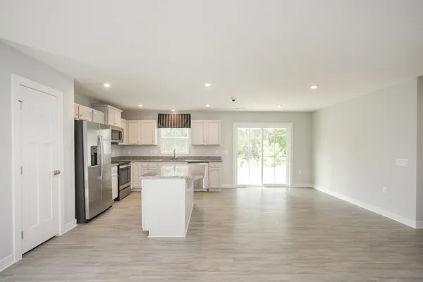 $2,000 | 711 Cottage Drive, Columbia, TN 38401