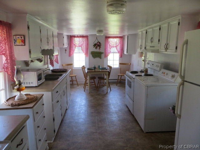 173 Piney Point Road Onemo, VA 23130 - Photo 5 of 14 Kitchen